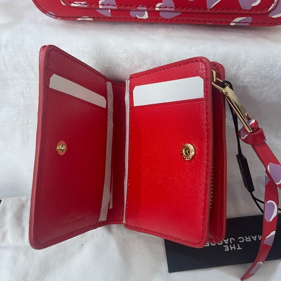 Marc Jacobs Red Heart Print Crossbody Bag - Picture 7 of 11